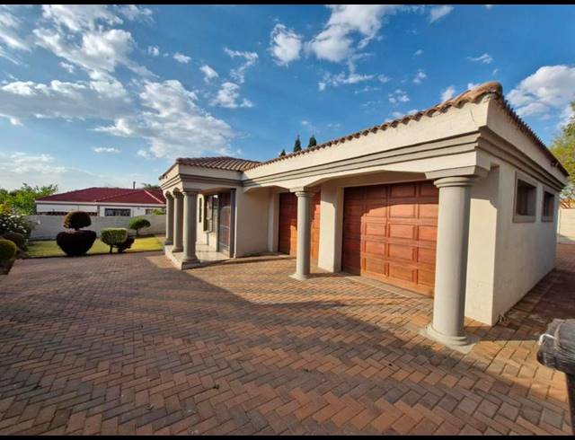 3 BEDROOM HOUSE FOR SALE IN TERENURE